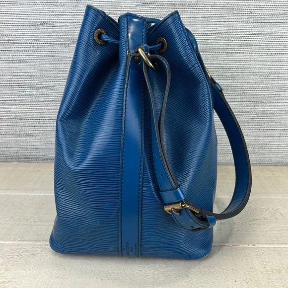 Louis Vuitton Epi Petit Noe Shoulder Bag Blue - Picture 3 of 15